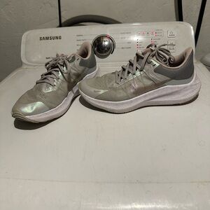 Nike Iridescent Gray Sneakers